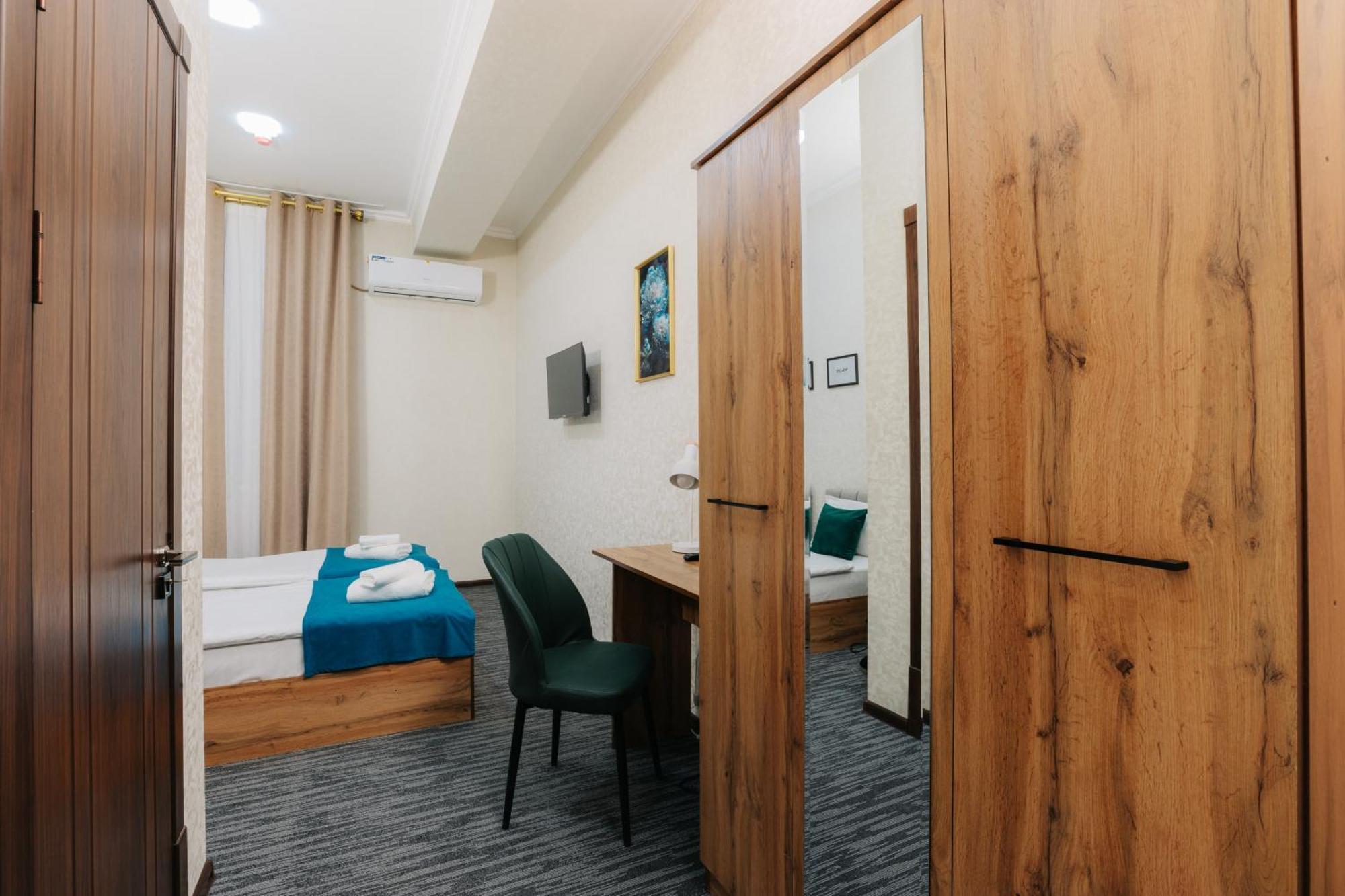 Resident Hotel Tashkent Exterior photo